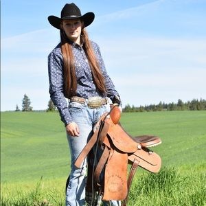 Meet your Posher, Emily